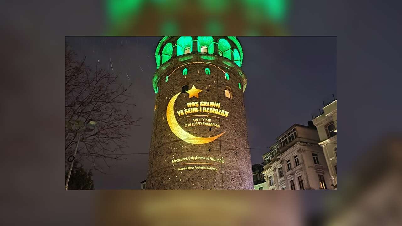 Galata Kulesi'ne ramazana özel görseller yansıtıldı