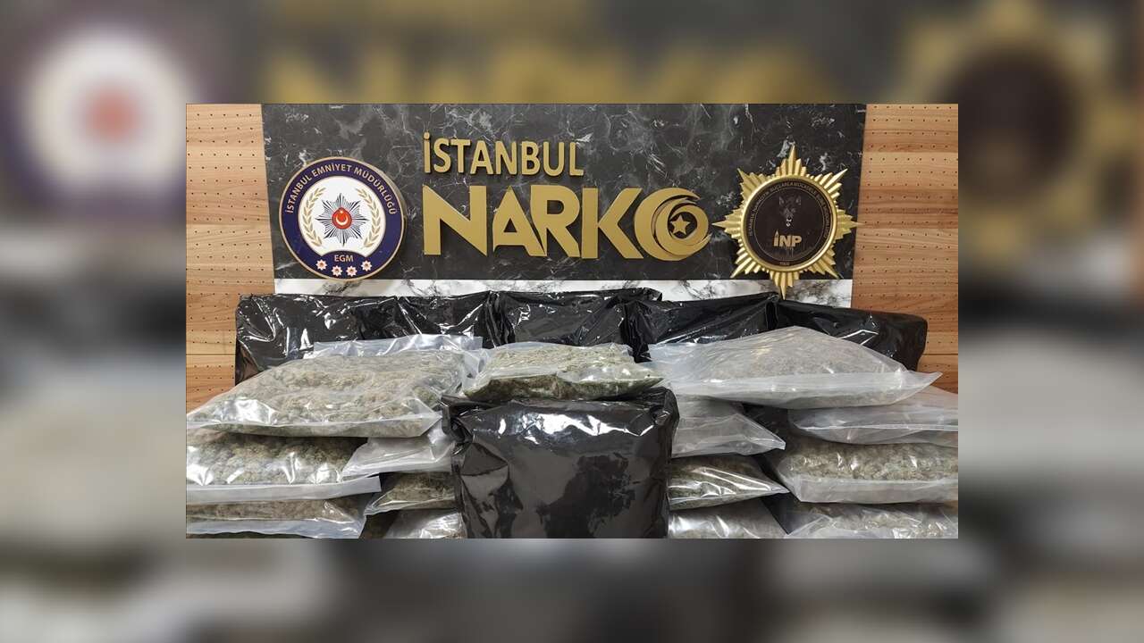 İstanbul'da 22 kilo 450 gram uyuşturucu ele geçirilen operasyonda 1 zanlı yakalandı