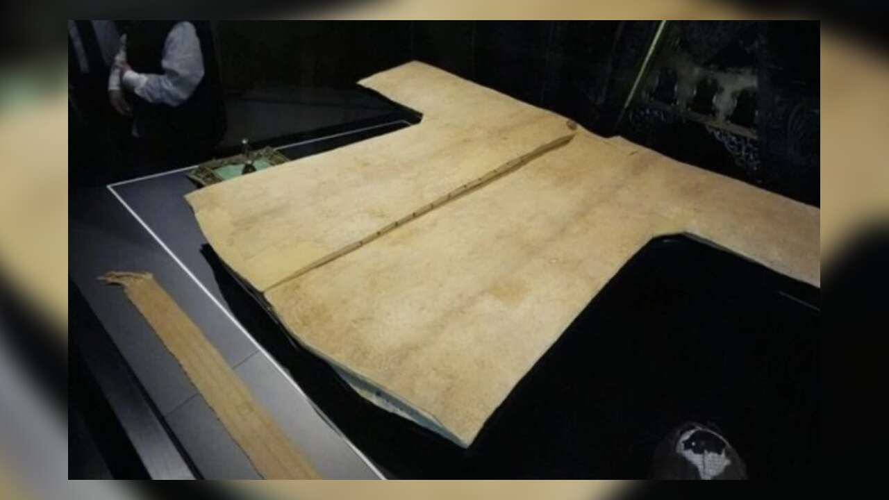 Hırka-i Şerif İstanbul'da ziyarete açıldı