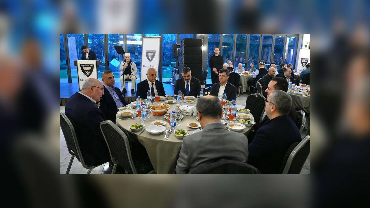 İçişleri Bakanı Çiftçi, Siyasallılar Vakfının iftar programına katıldı