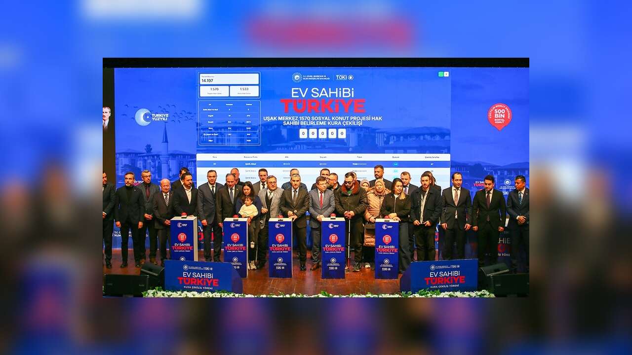 "Yüzyılın Konut Projesi" kapsamında Uşak'ta yapılacak konutların kurası çekildi