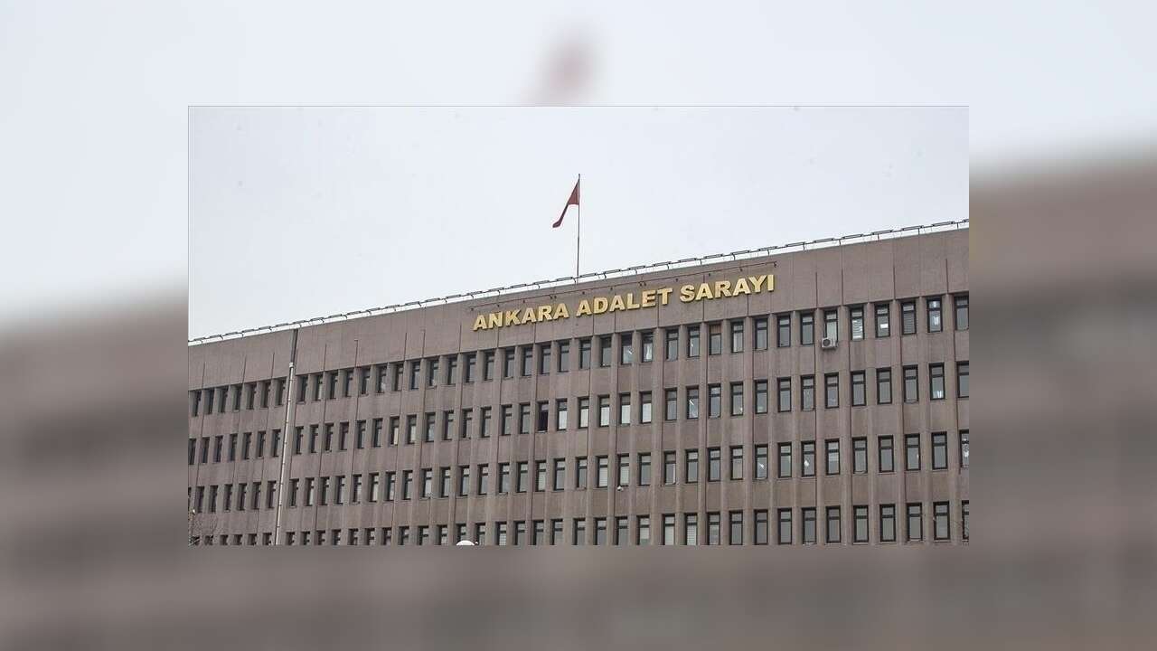 Gri listede aranan FETÖ firarisi eski başsavcıvekili Şadan Sakınan yakalandı