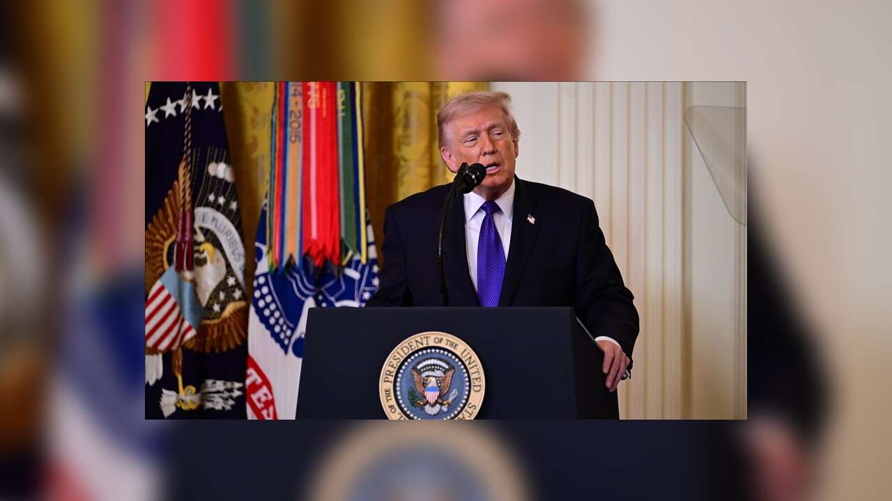 Tump: (İran) Sert bir darbe vurmaya bile başlamadık. Büyük dalga yakında geliyor