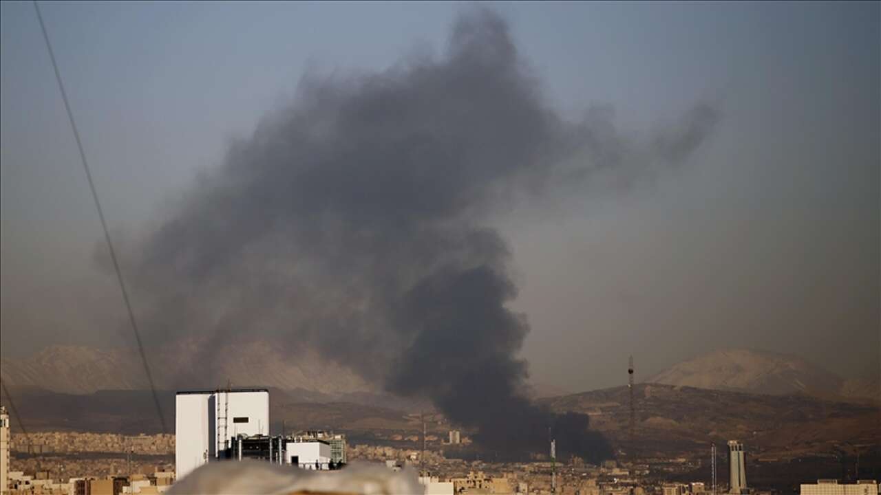 Tahran’da hava savunma sistemleri faaliyete geçti, patlama sesleri duyuldu