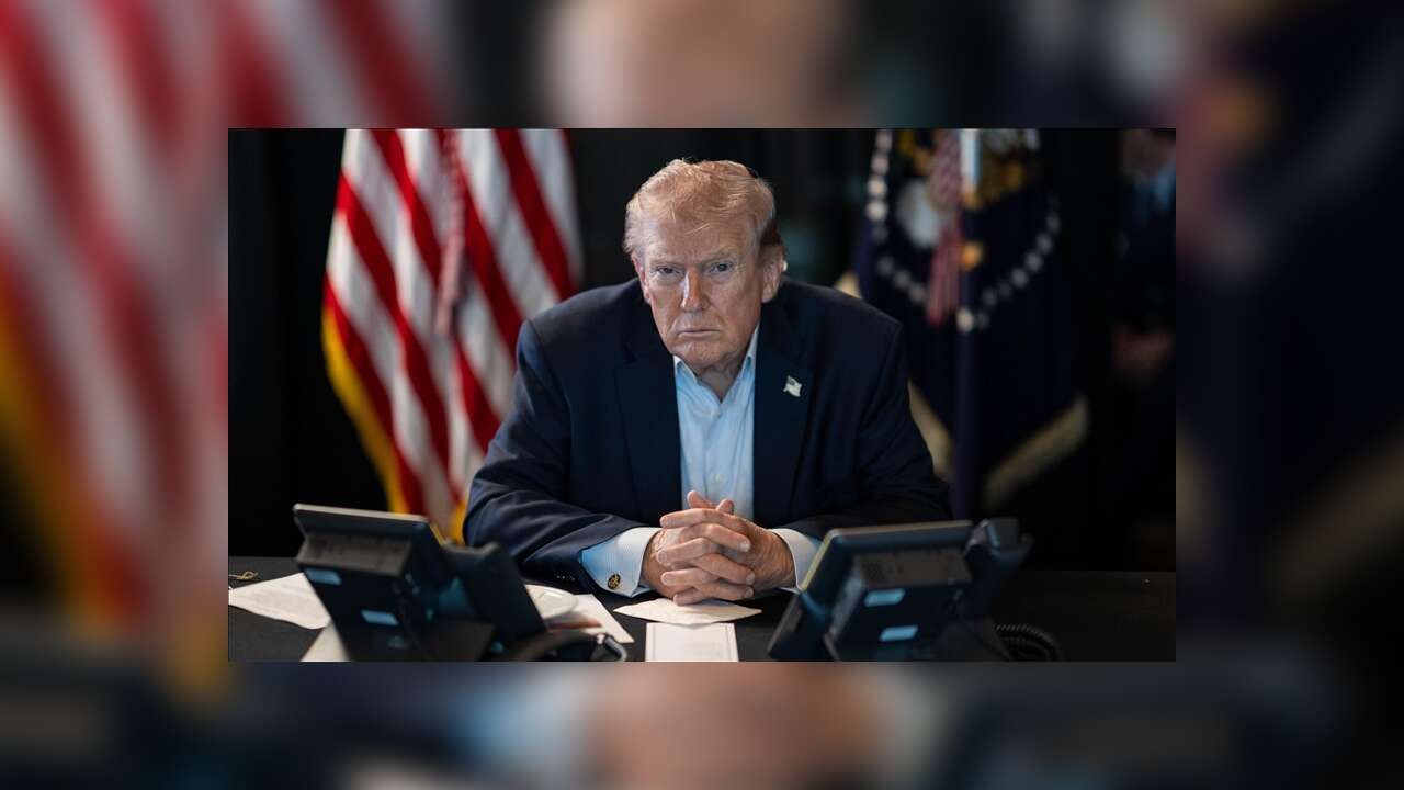 ABD Başkanı Trump, İran ordusu ile polisine "silah bırakma" çağrısı yaptı