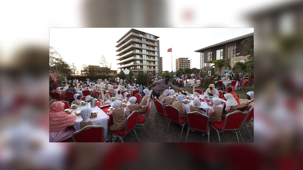 Türkiye'nin Dakar Büyükelçiliği'nde yetimler yararına iftar düzenlendi