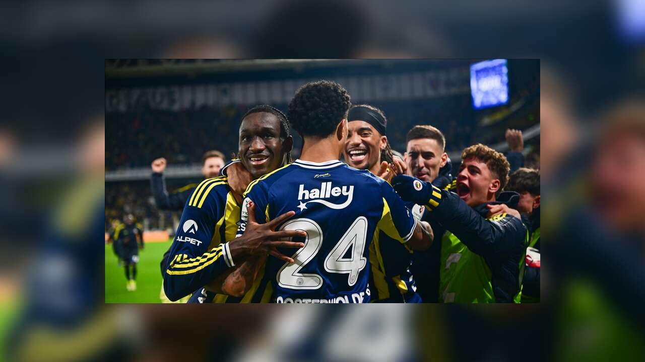 Fenerbahçe üç puanı uzatmalarda kazandı