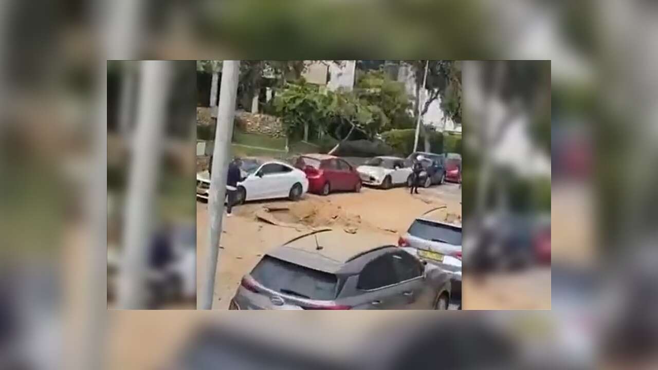 İran'ın misillemesinde Tel Aviv'e isabet eden füze nedeniyle 2 kişi öldü