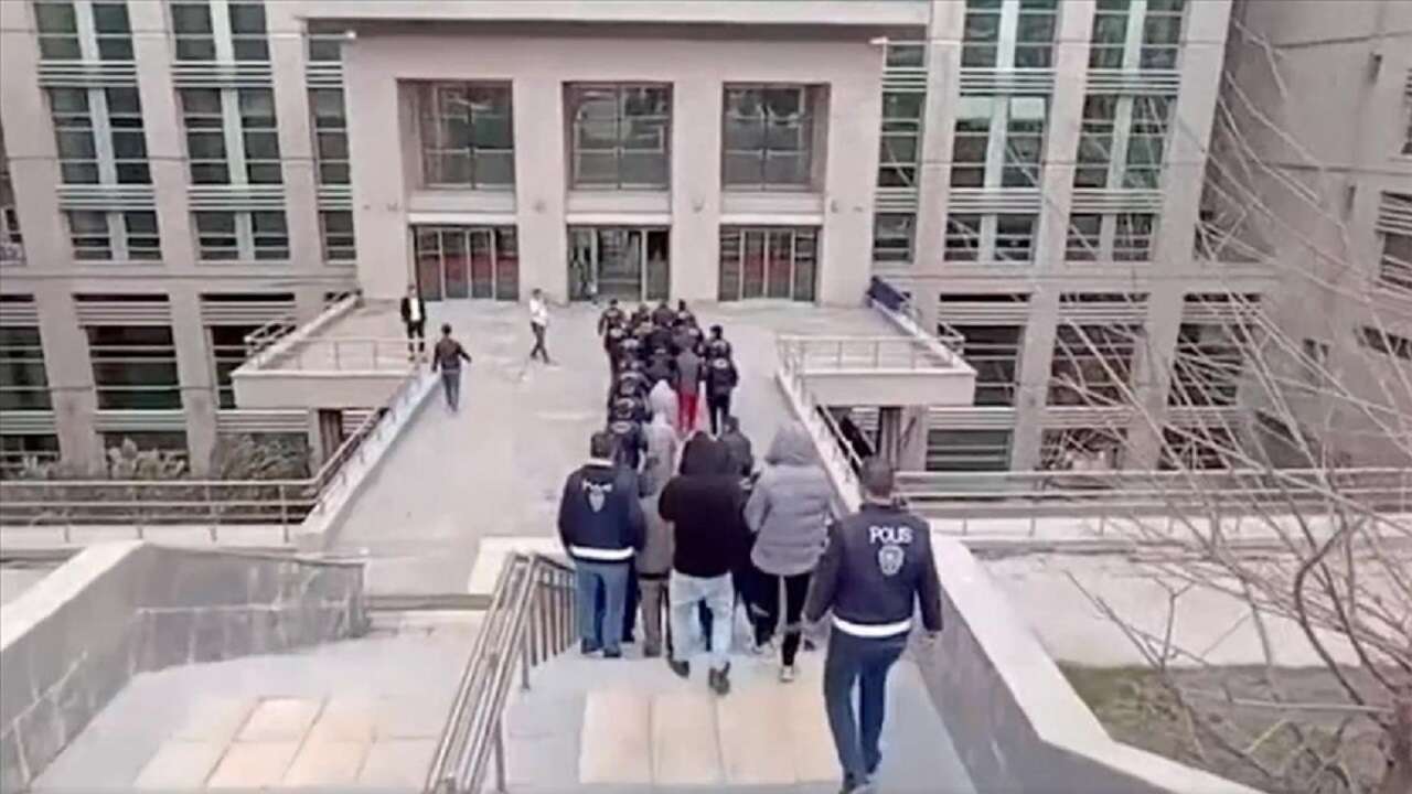 Siber suçlara yönelik 24 ilde düzenlenen operasyonlarda 360 şüpheli yakalandı