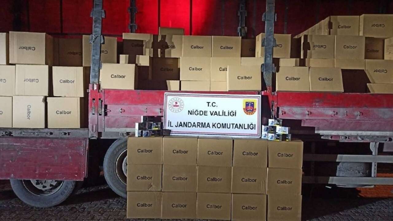 FLAŞ / Niğde'de 8 Milyon 800 Bin kaçak sigara ele geçirildi!