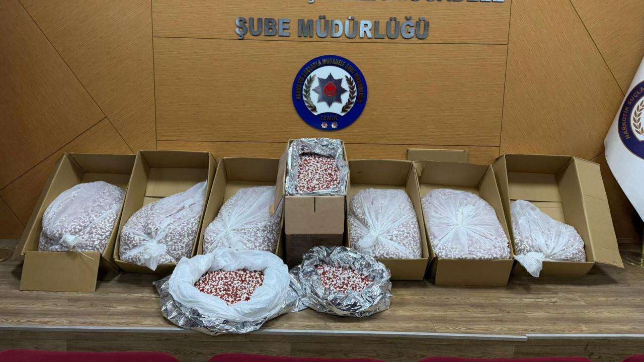 İzmir'de 356 bin uyuşturucu hap ele geçirildi!