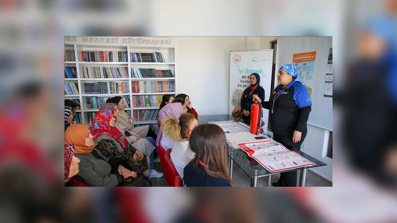 AFAD eğitimleriyle kadınlar afetlere karşı bilinçlendiriliyor