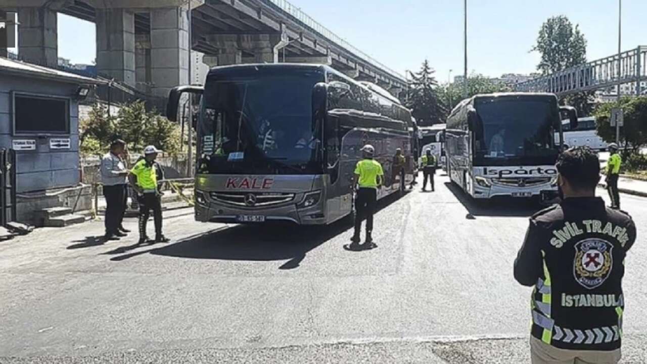 Polis ekipleri, bayram öncesi Büyük İstanbul Otogarı'nda denetim yaptı