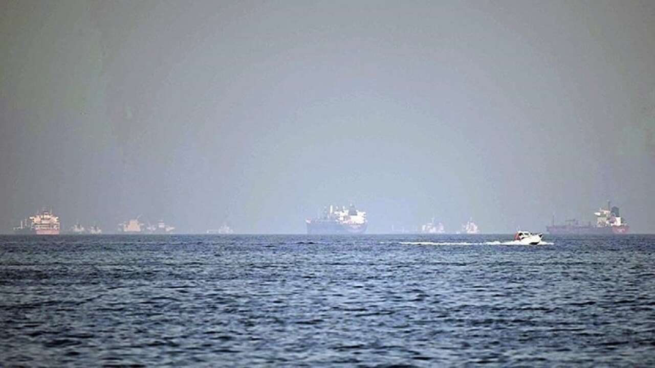 Hürmüz Boğazı'ndan "İran'a ait olmayan" ilk ham petrol tankeri geçiş yaptı