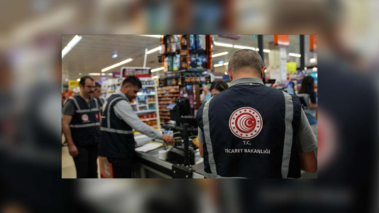 Ticaret Bakanlığı'ndan tüketicilere "alışverişte raf ile kasa fiyatını karşılaştırın" uyarısı