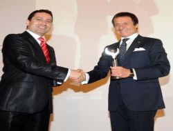 Berker ve Zorlu'ya 'Liderlik Onur Ödülü'