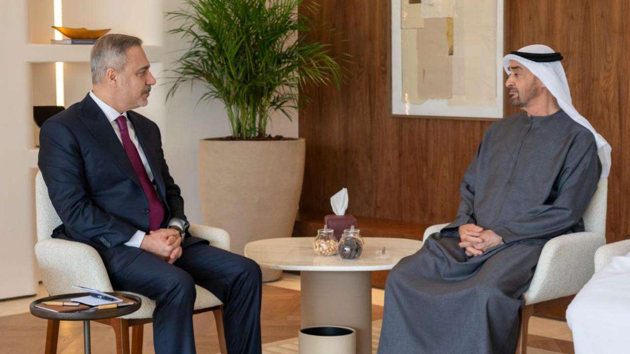 Hakan Fidan BAE Devlet Başkanı Al Nahyan ile bir araya geldi