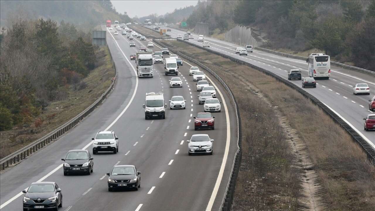 Yollarda bayram tatilinden dönüş yoğunluğu başladı
