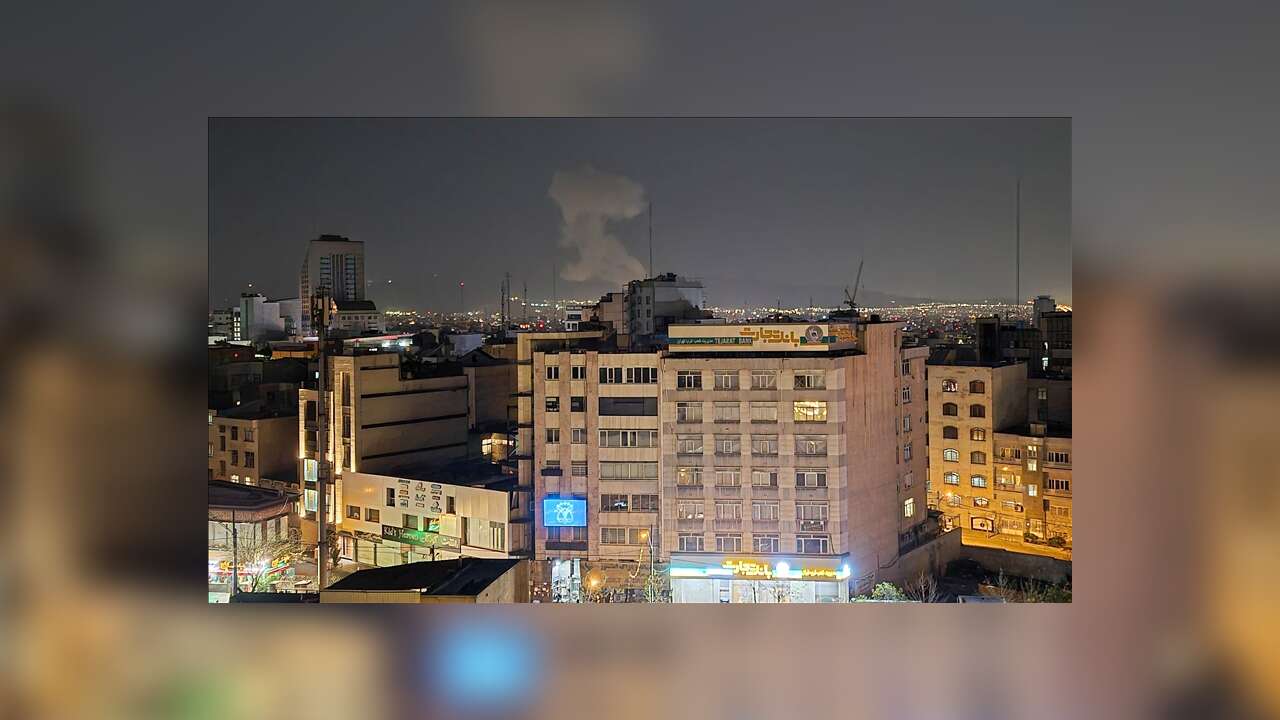 Trump'ın İran'ın enerji altyapısına saldırıyı ertelemesinin ardından İsrail, Tahran'a hava saldırısı başlattı