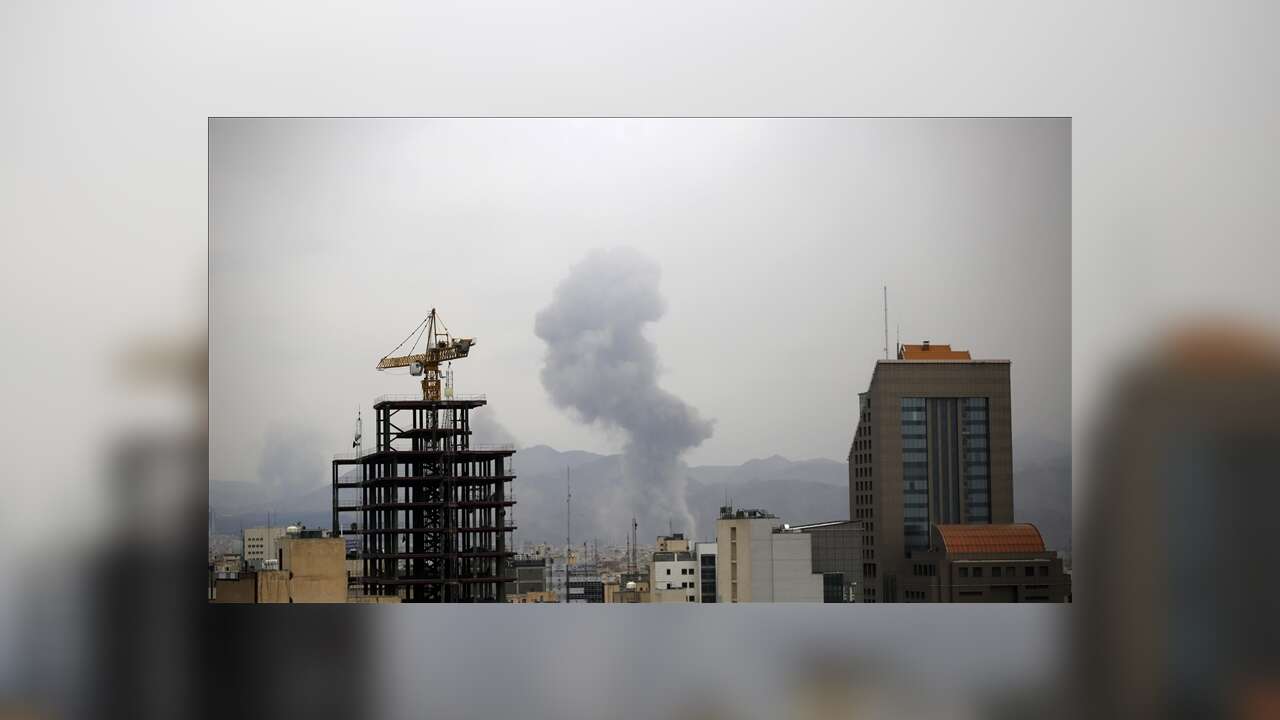 İsrail ordusu, yeni bir talimat gelene kadar İran'a saldırıları sürdüreceği mesajı verdi