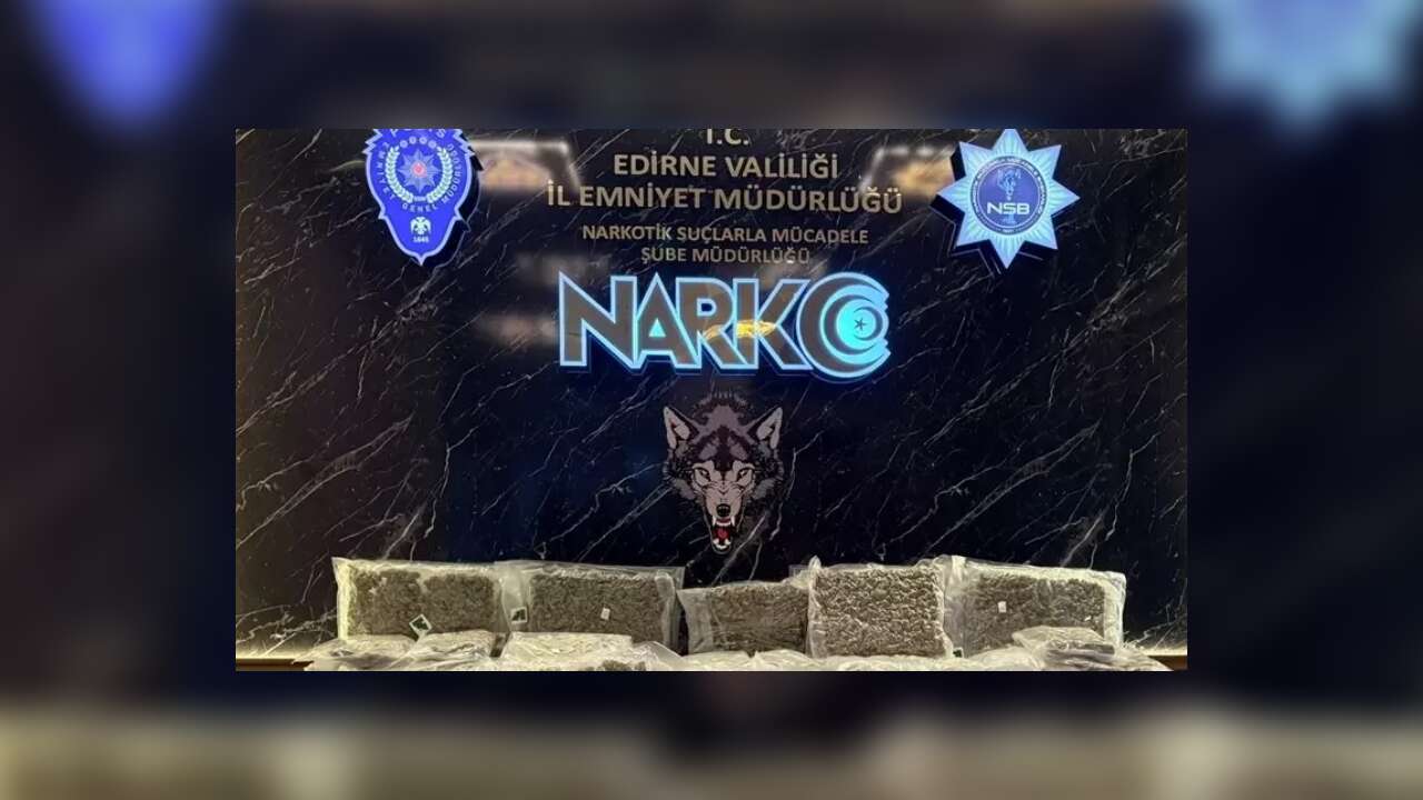 FLAŞŞ / Kapıkule'de 53 Kilo Skunk Ele Geçirildi!