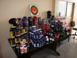 İzmir'de 45 Bin Liralık Kaçak Zayıflama Hapı ve Sporcu Besini Ele Geçirildi!