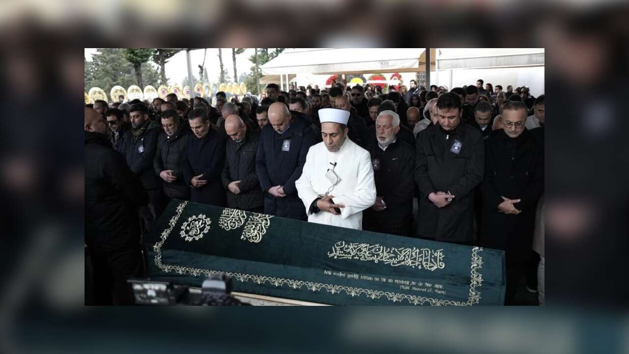 Erol Köse son yolculuğuna uğurlandı