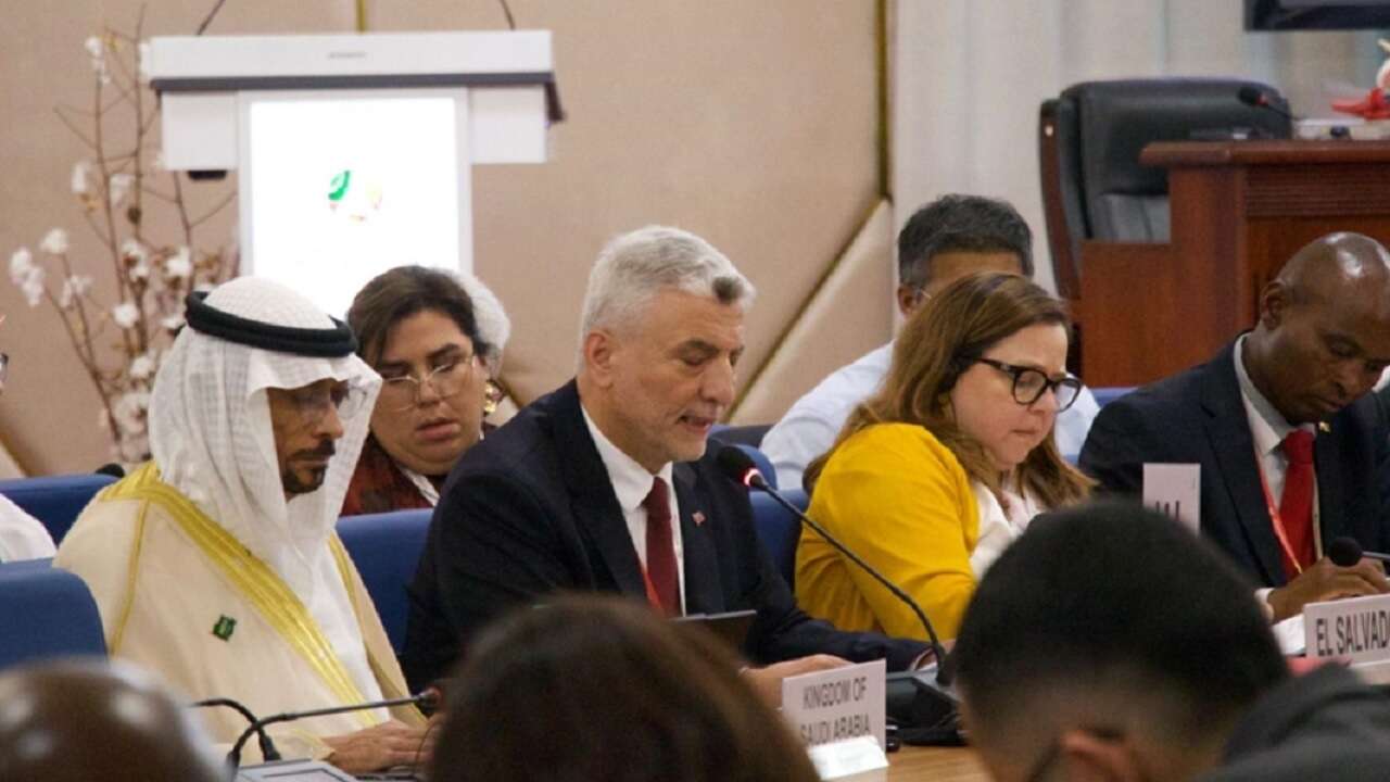 Bakan Bolat, DTÖ Bakanlar Konferansı'nda yoğun diplomasi trafiği yürüttü