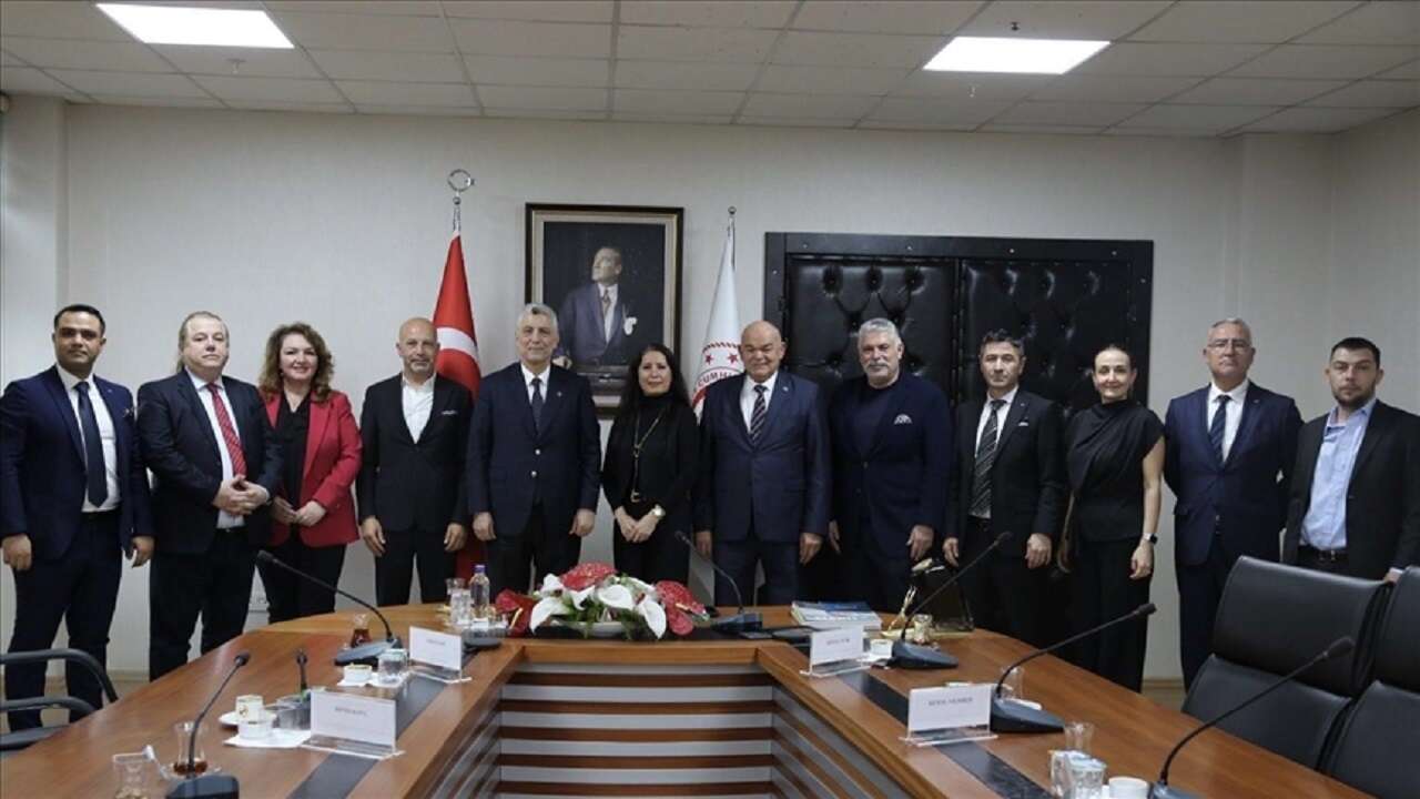 Bakan Bolat, Tesisat ve İnşaat Malzemecileri Derneği yönetimini kabul etti