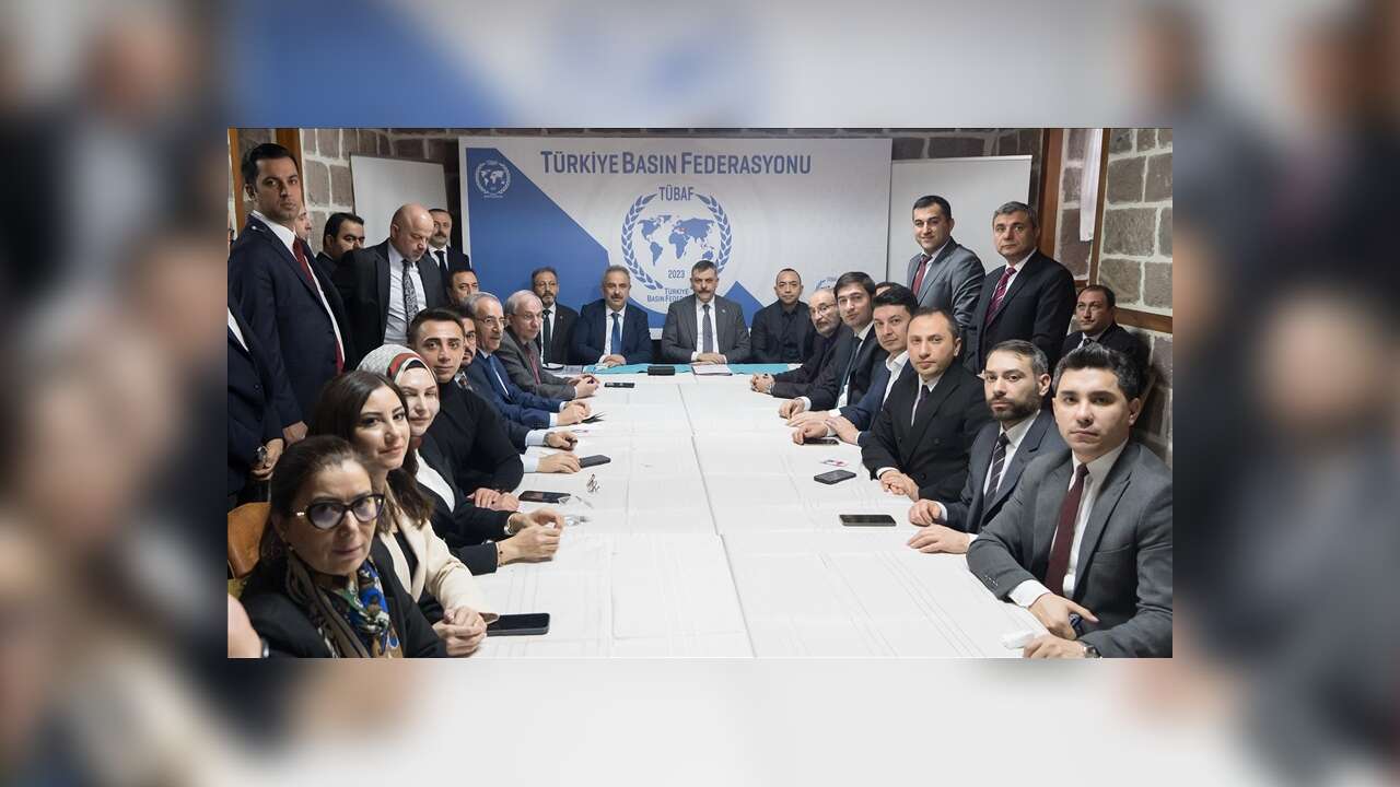 İçişleri Bakanı Çiftçi, basın mensuplarıyla bir araya geldi