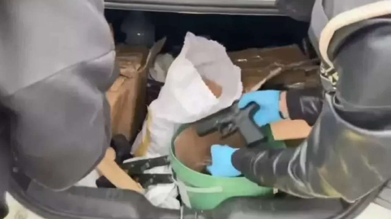 İstanbul'da kaçak silah operasyonu: 113 tabanca ele geçirildi