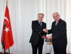 Norveç'in Türkçe Üstadına Devlet Üstün Hizmet Ödülü