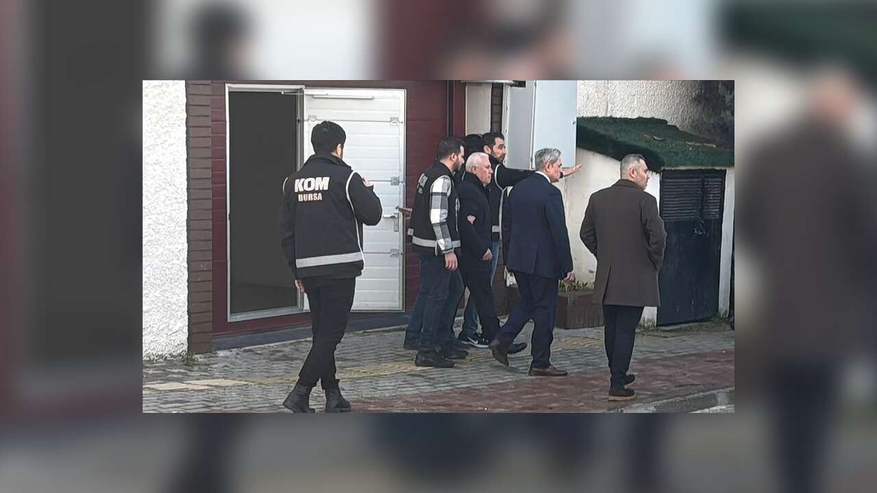 Bursa Büyükşehir Belediye Başkanı Mustafa Bozbey görevden uzaklaştırıldı