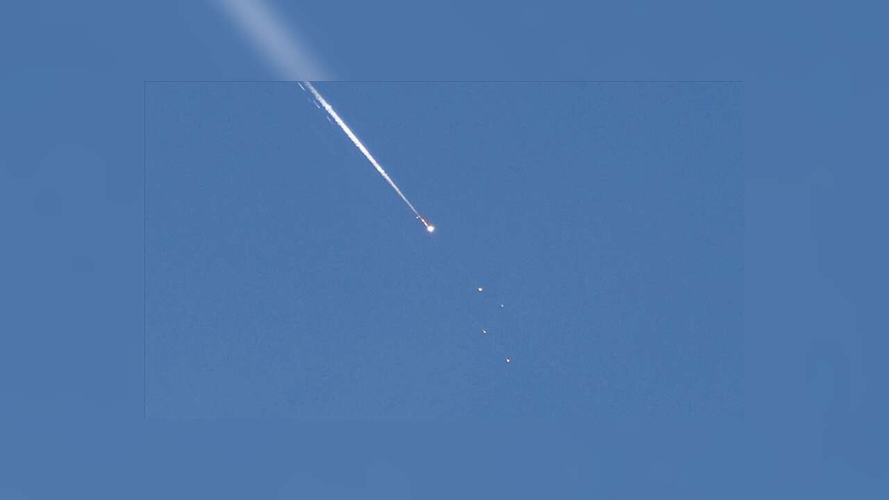 Hizbullah: Deniz tipi kruz füzesiyle Lübnan açıklarında İsrail askeri gemisini hedef aldık