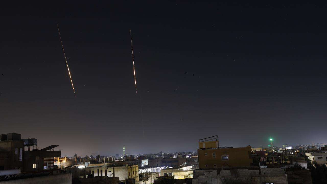 İran füzesi İsrail'in Hayfa kentinde binaya isabet etti