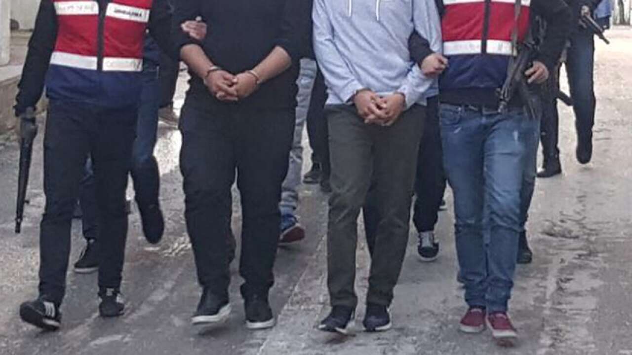 Konya merkezli 13 ildeki FETÖ operasyonunda 19 şüpheli gözaltına alındı