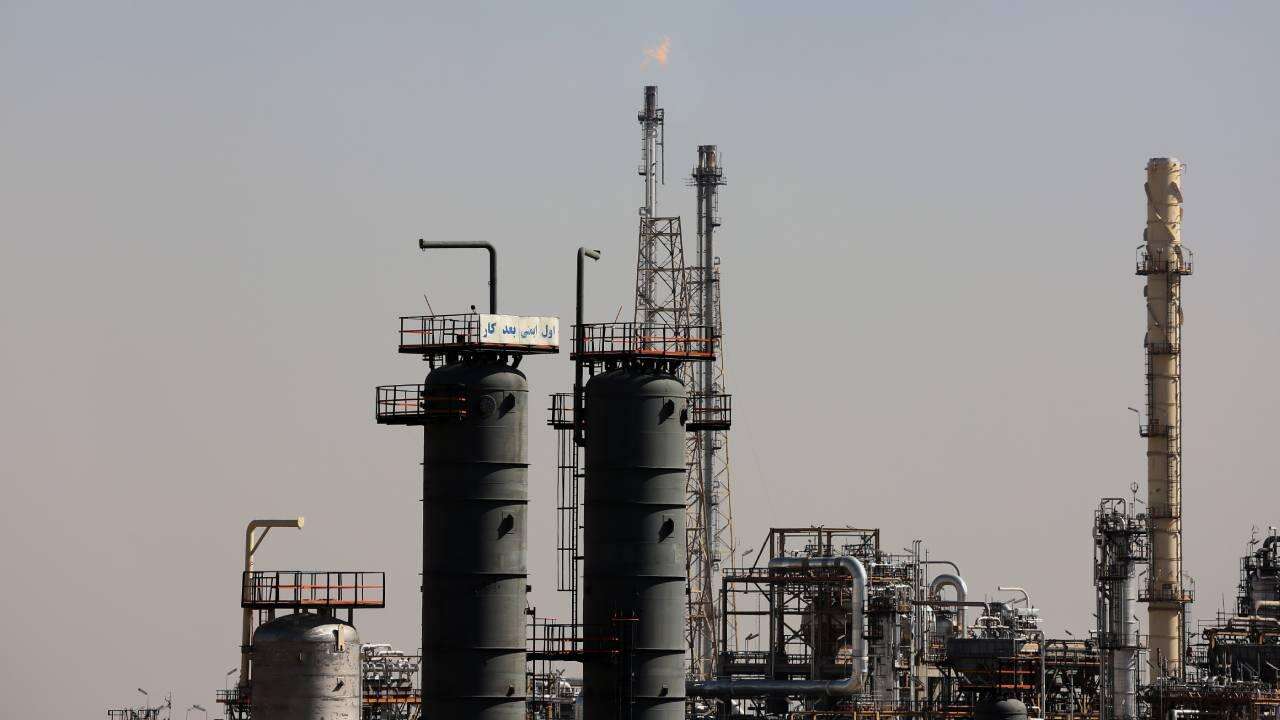 İran basını: Şiraz'daki Petrokimya Kompleksi'ne de saldırı düzenledi