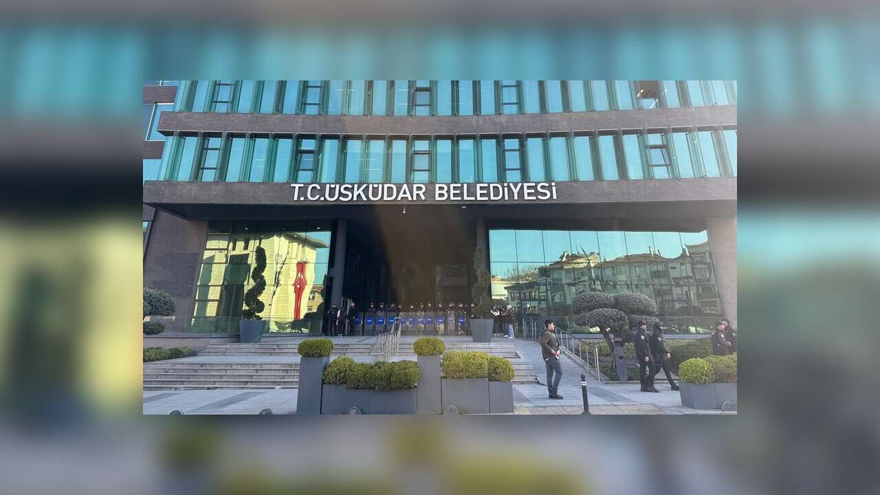 Üsküdar Belediyesi'ne usulsüzlük soruşturmasında 20 şüpheli gözaltında!