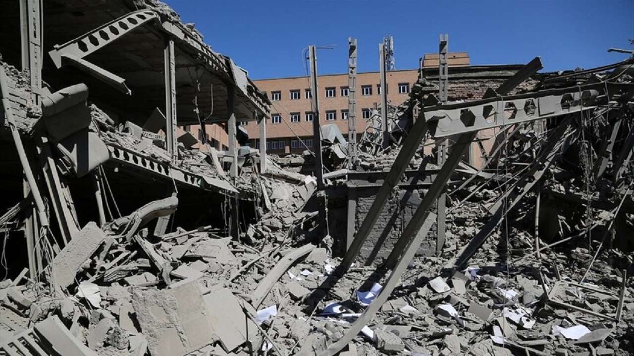 AA ekibi, ABD-İsrail'in hedef aldığı Tahran'daki Şerif Teknoloji Üniversitesi'ni görüntüledi