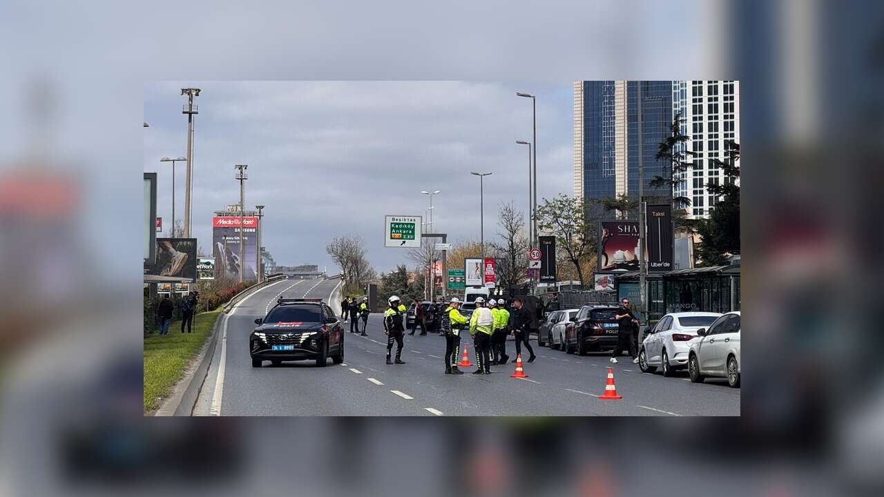 Beşiktaş'ta polis noktasına yönelik terör saldırısına ilişkin gözaltı sayısı 10'a çıktı