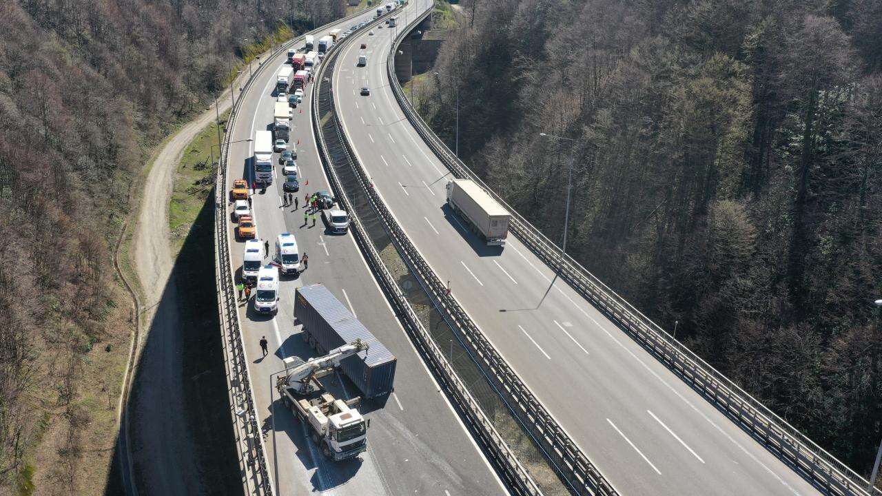 Anadolu Otoyolu'nda zincirleme kaza