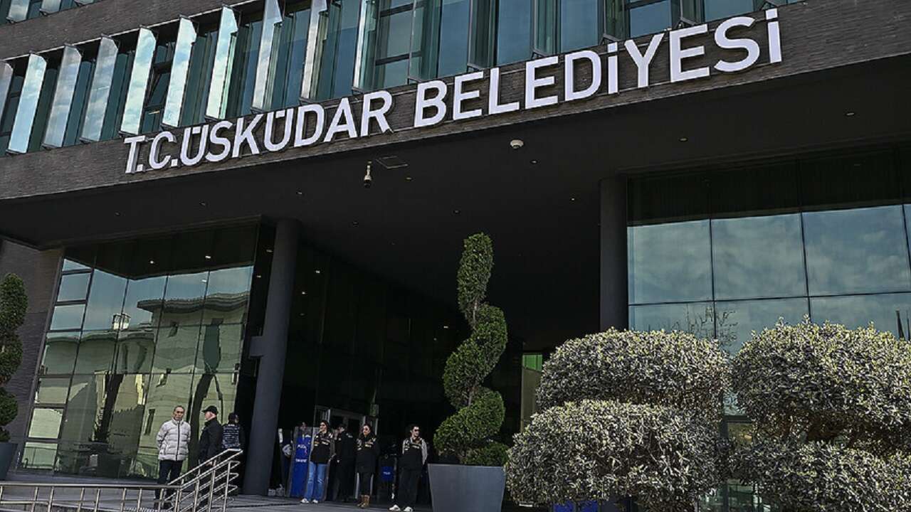 Üsküdar Belediyesi'ne yönelik usulsüzlük soruşturmasında gözaltına alınan 21 şüpheli adliyede