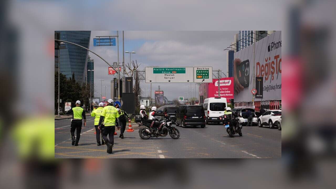 Beşiktaş'ta polis noktasına yönelik terör saldırısına ilişkin gözaltı sayısı 16'ya yükseldi