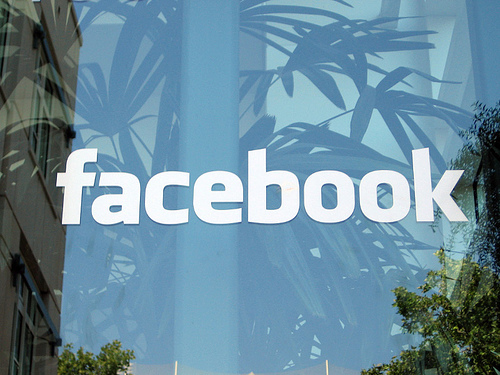 Facebook'a Özel Hayat Davası