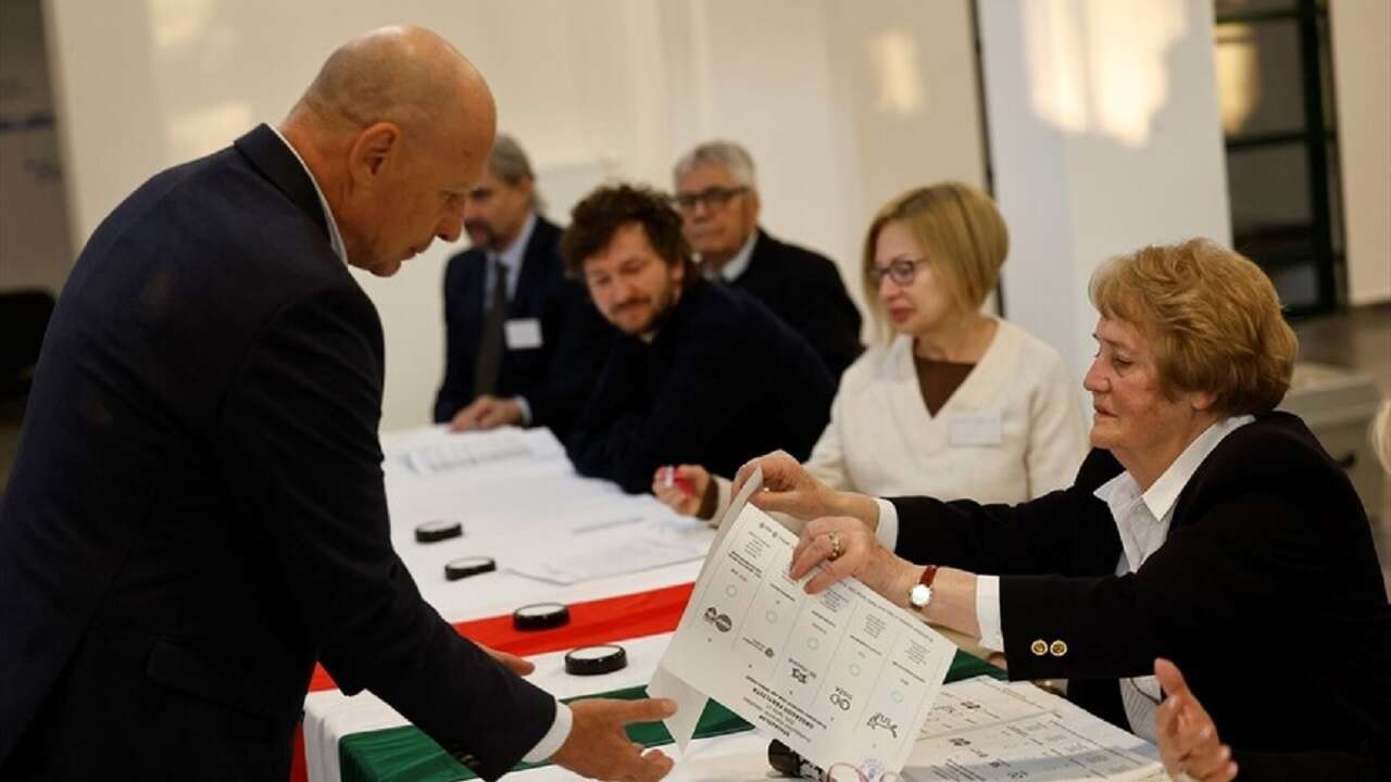 Macaristan'da halk genel seçimler için sandık başında!