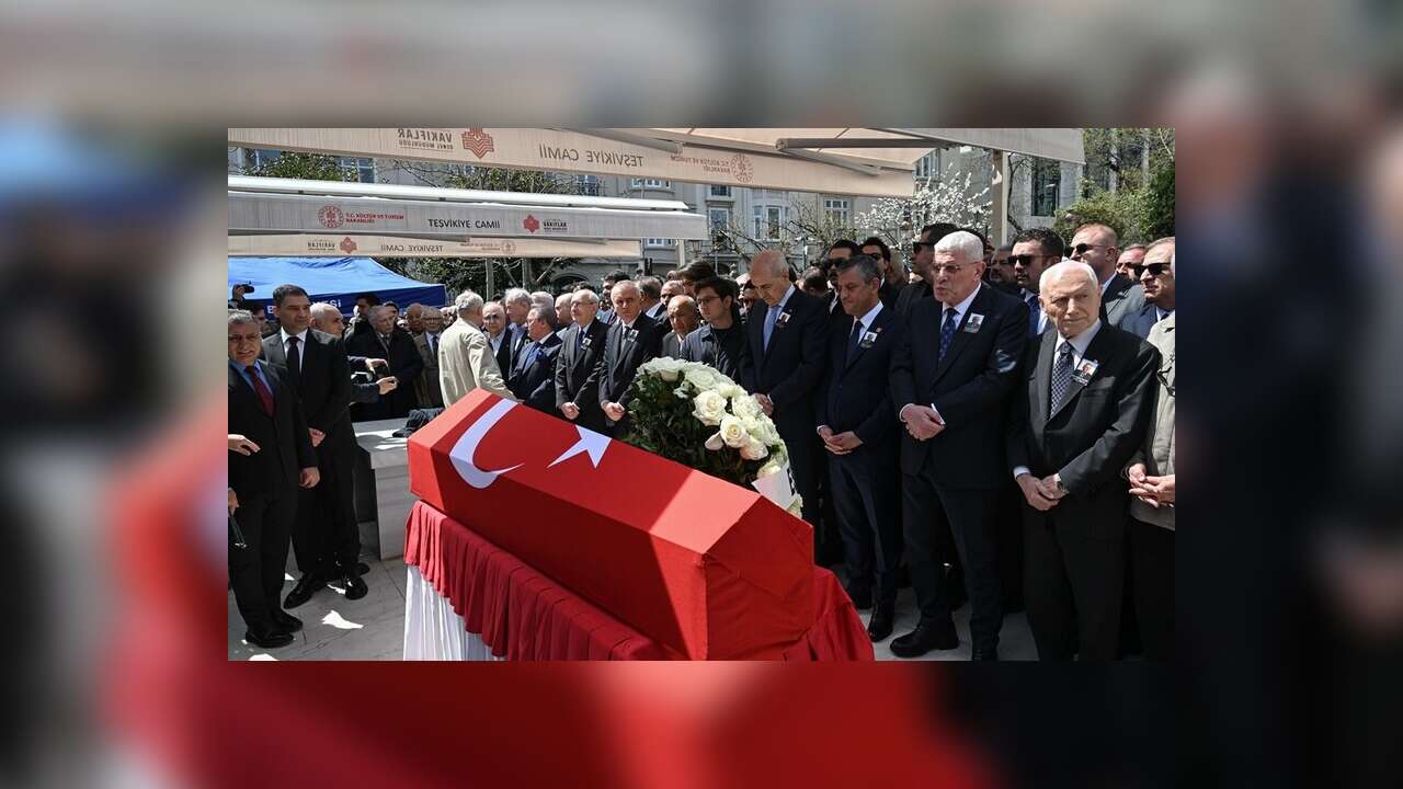 Eski TBMM Başkanı Hüsamettin Cindoruk son yolculuğuna uğurlandı