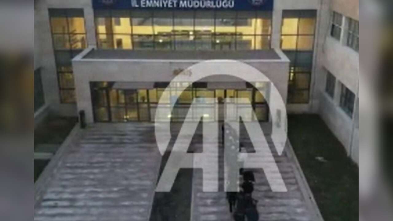 Afyon'da terör örgütü DEAŞ operasyonu kapsamında 5 şüpheli tutuklandı