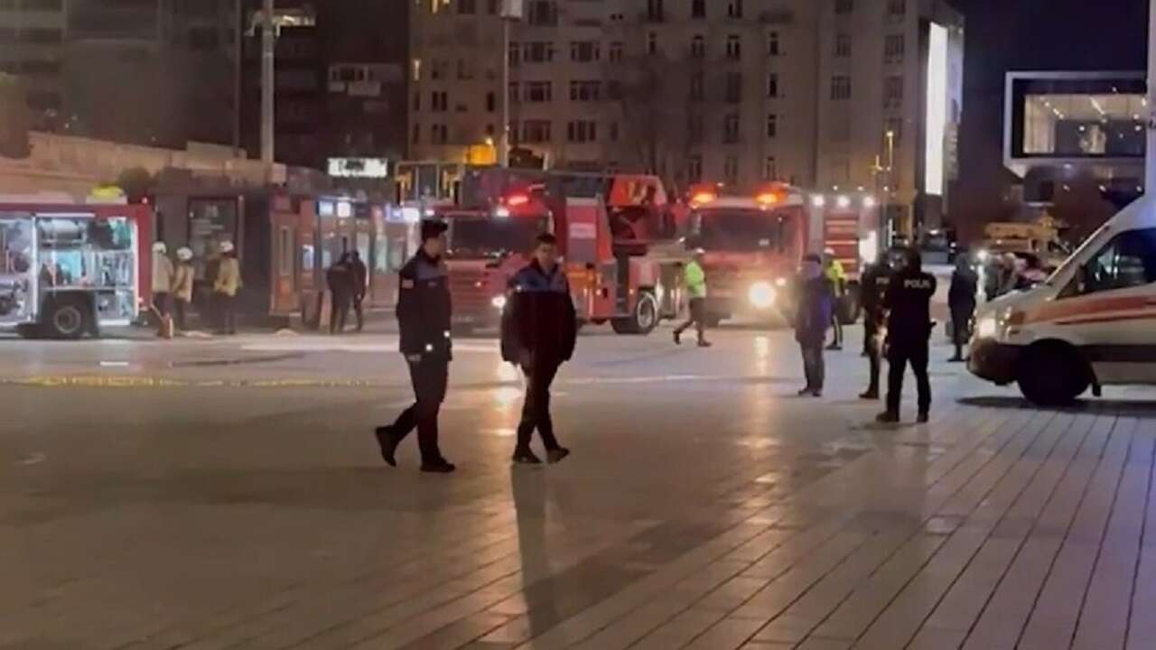 Taksim metro istasyonundaki asansörde çıkan yangın söndürüldü