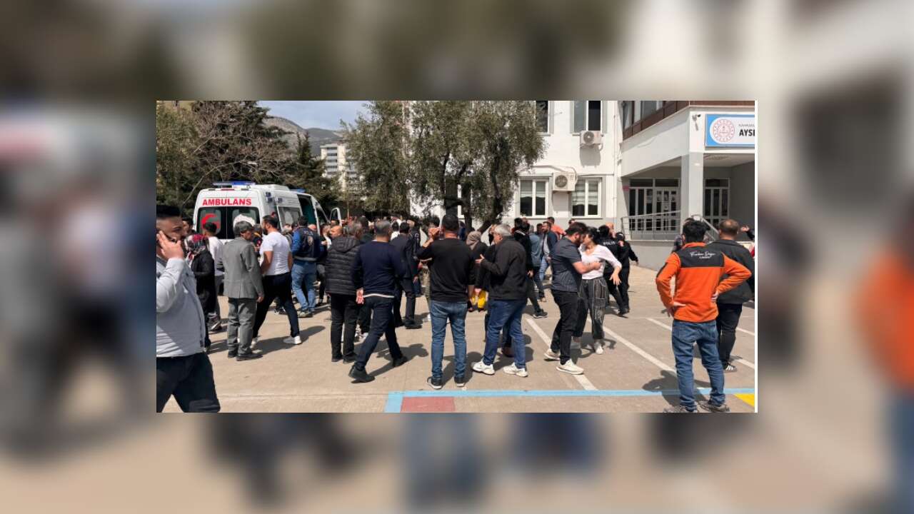 Bakan Çiftçi: Okul saldırısında 8'i öğrenci 9 kişi hayatını kaybetti