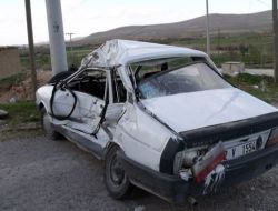 Karaman'da Otomobil Kamyonla Çarpıştı: 1 Ölü, 2 Yaralı